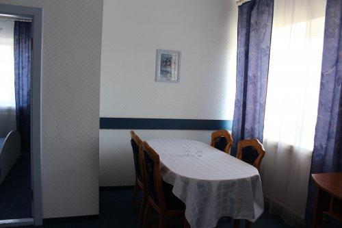 Zhovtnevyi Hotel Vinnytsia Ngoại thất bức ảnh